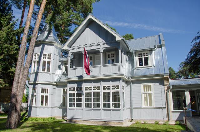 Raiņa un Aspazijas vasarnīca - kaimiņu vasarnīca, muzeja kompleksa sastāvdaļa